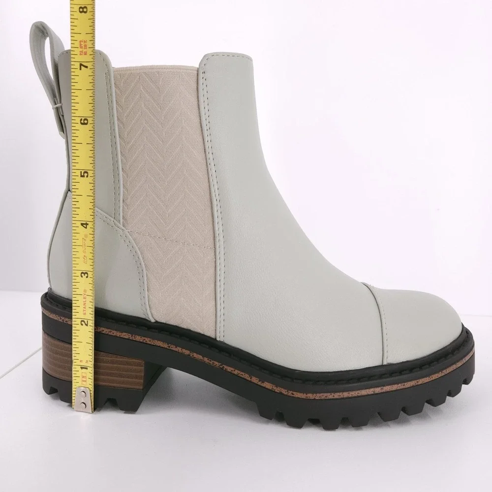 Journee Collection Mirette Grey Lug Sole Pull‎ On Winter Booties Womens Size 7